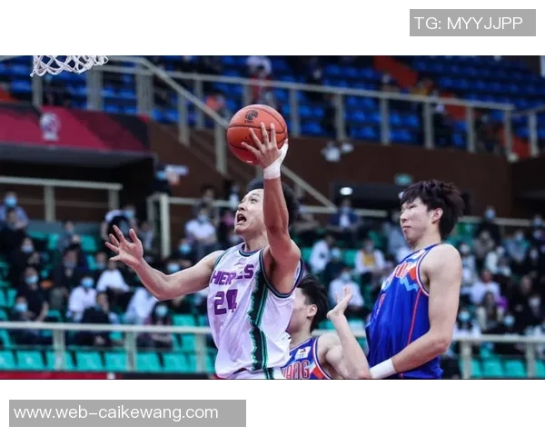 新疆与山东季后赛精彩对决录像回放分析与战术解读 新疆与山东季后赛精彩对决录像回放分析与战术解读